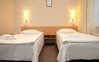 Отель TOSS Hotel Рига Стандартный двухместный номер с 2 отдельными кроватями-2