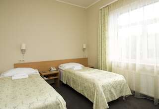 Отель TOSS Hotel Рига Стандартный двухместный номер с 2 отдельными кроватями-3