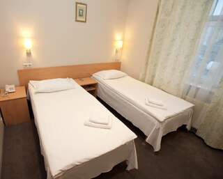 Отель TOSS Hotel Рига Стандартный двухместный номер с 2 отдельными кроватями-4